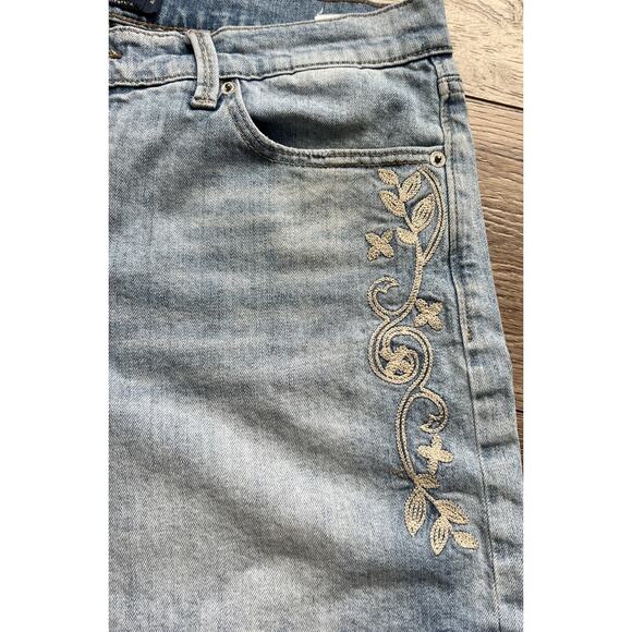 Lucky Brand Jean Shorts Womens 6/28 The Roll Up Denim Embroidered Boho Hippie - Picture 9 of 11